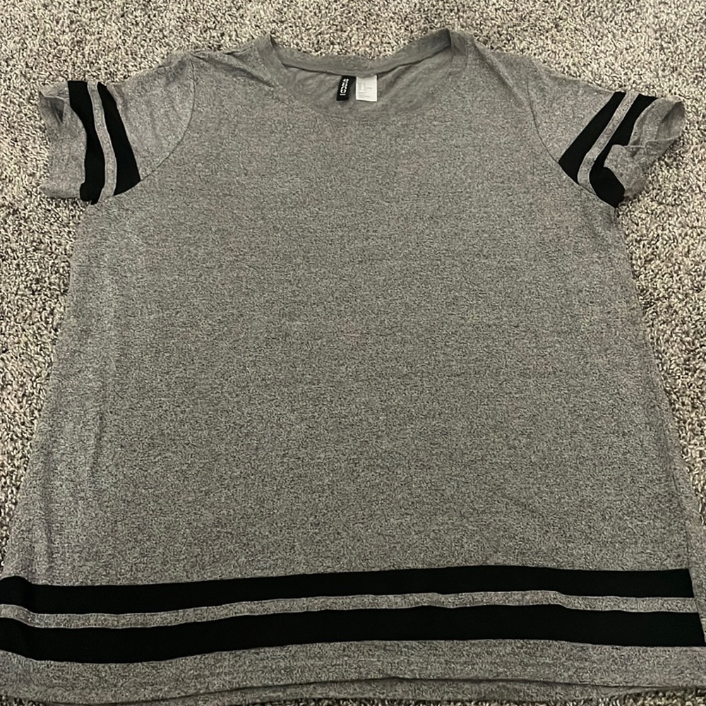 Grey sporty T-shirt